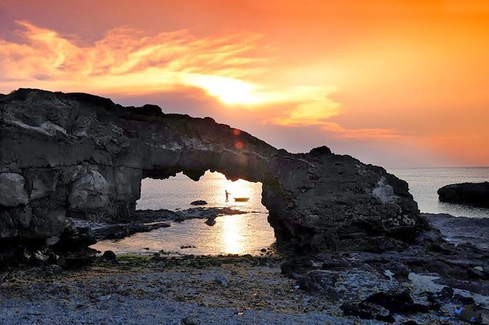 4 Beautiful Rock Formations Along Vietnam's Coast _  Saigoneer.jpg